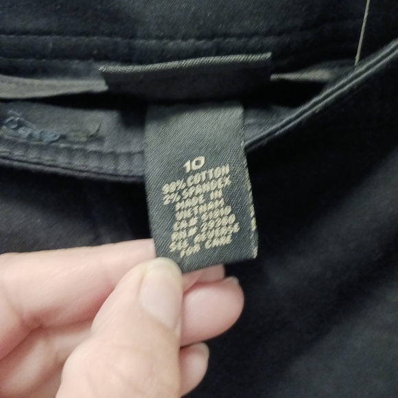 GNW Womens Black Shorts Strech Bernida Size 10 ELLE - Picture 3 of 8